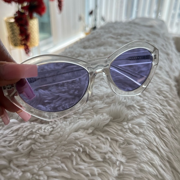 Quay x Kylie Jenner sunglasses - Picture 2 of 2